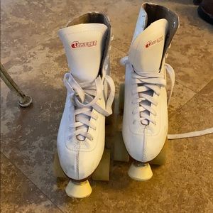4 Wheel Skates (White)